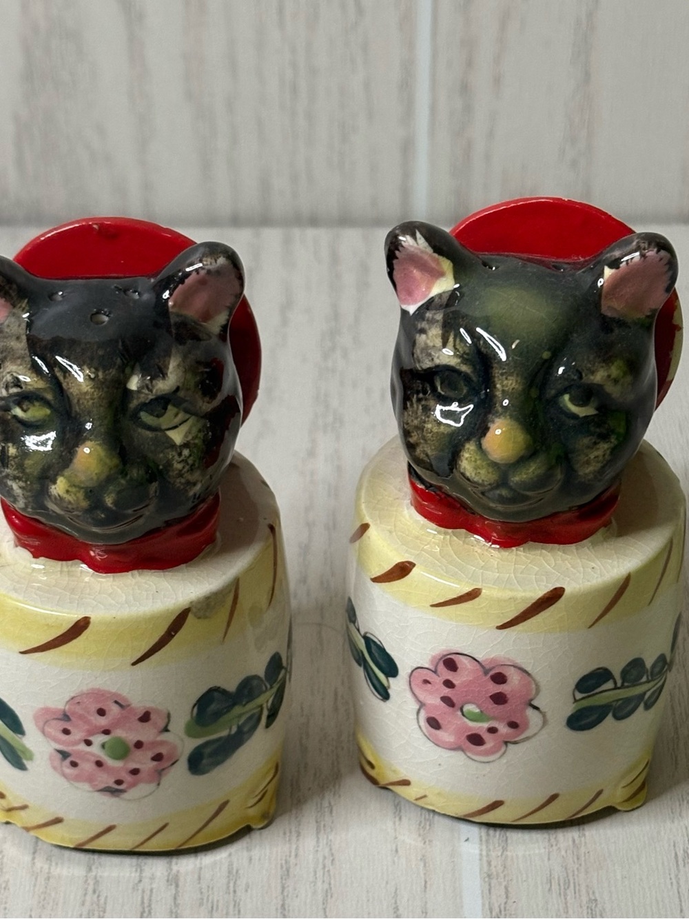 Anthropomorphic Mid Century Modern Ceramic Cat Head Salt & Pepper Shakers Japan